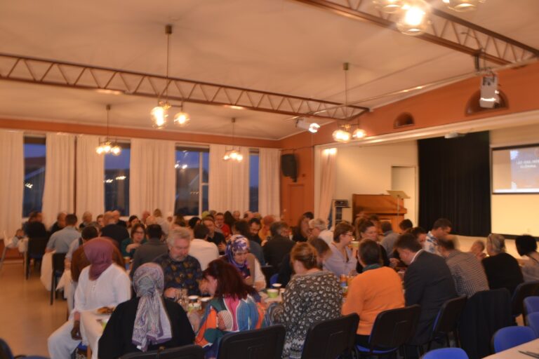 🌙✨ Ramadanmiddag för kulturell dialog och vänskapsbroar ✨🌙
